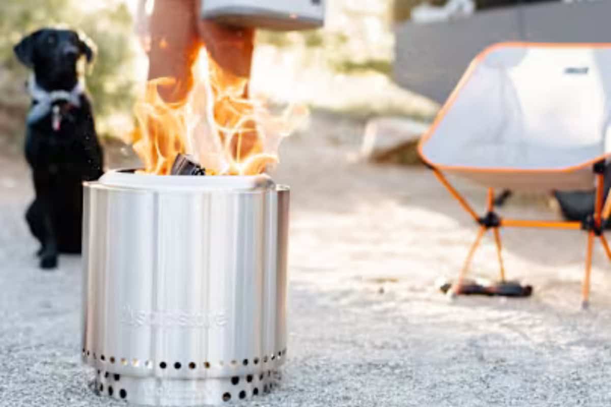 Portable backyard fire pit ideal for camping and outdoor gatherings, providing warmth and ambiance in your backyard. Perfect for outdoor activities, BBQs, and relaxing evenings outside.